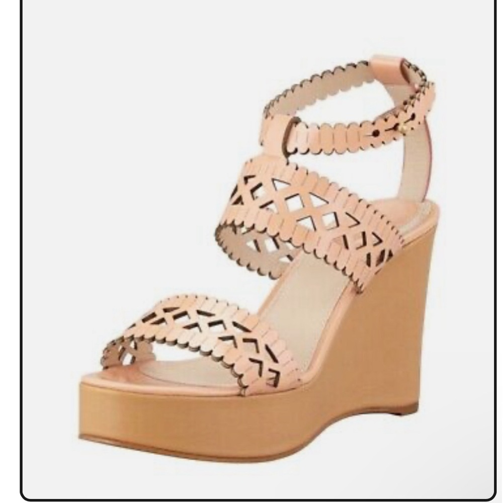 Authentic CHLOE Nude Leather Scalloped / Perforated Sandals / Wedges - Picture 4 of 12